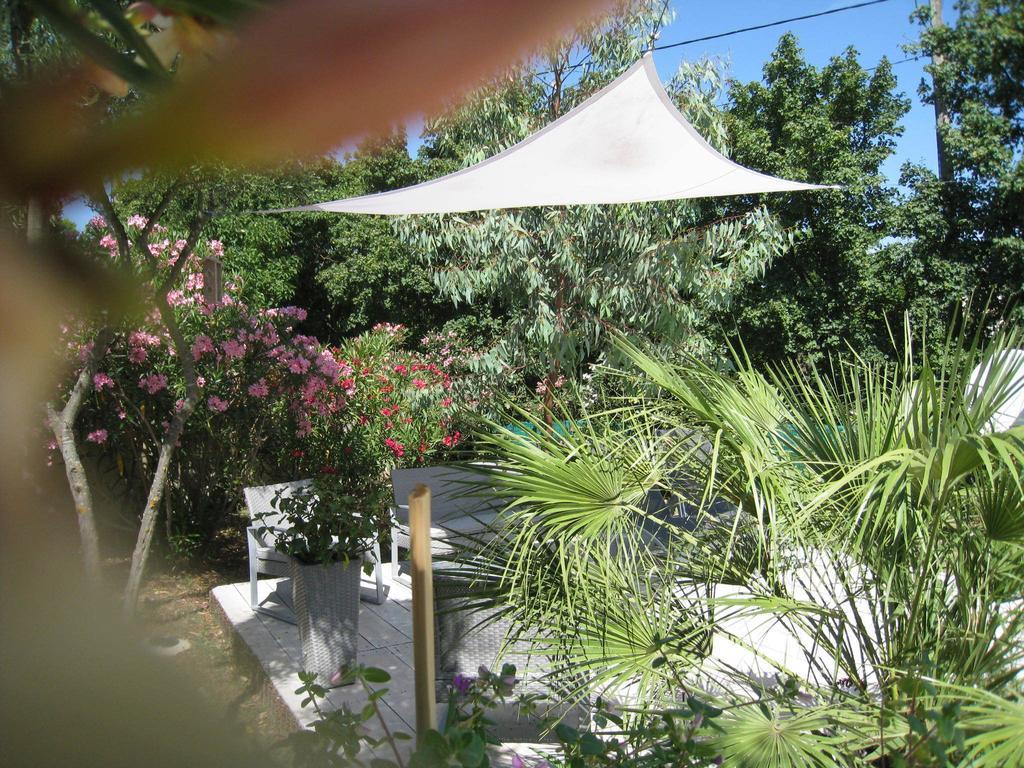 Le Clos Olives Comps  Habitación foto